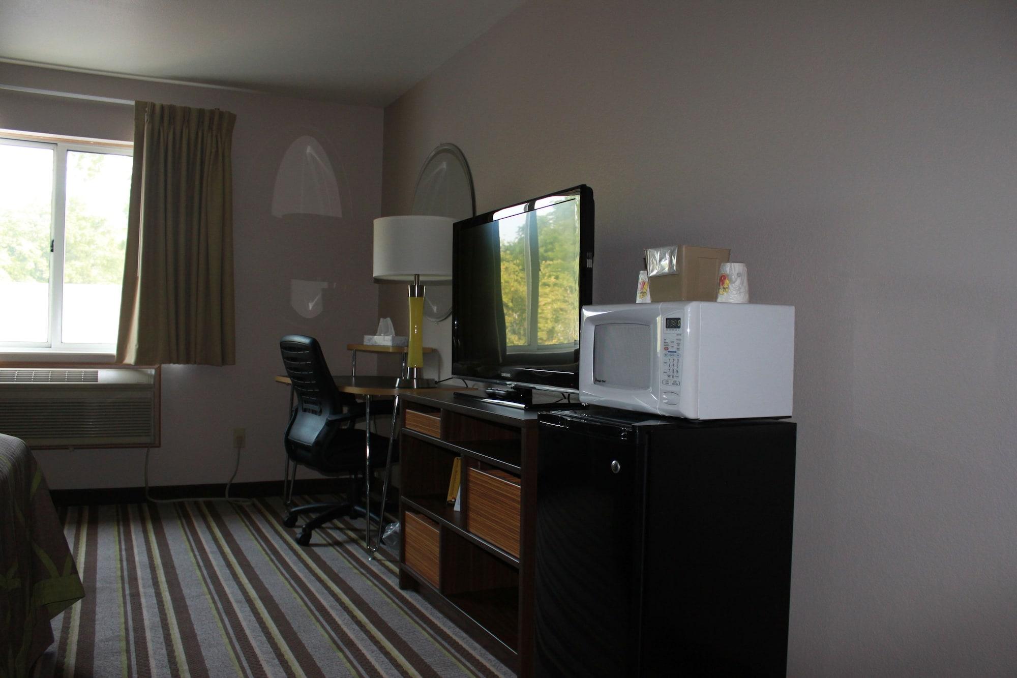 Super 8 By Wyndham Manistee Hotel Luaran gambar